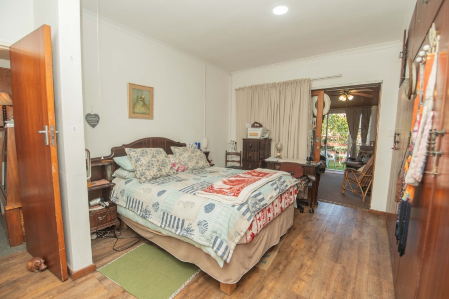 6 Bedroom Property for Sale in Bluewater Bay Eastern Cape